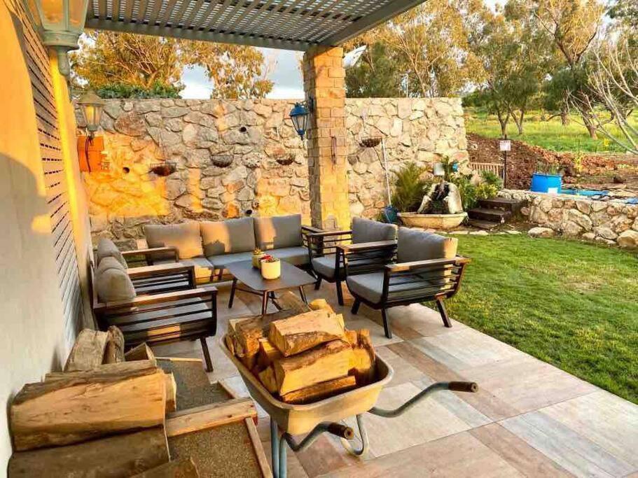 אחוזת היניבים Yaniv Estate Villa Nurit Exterior photo